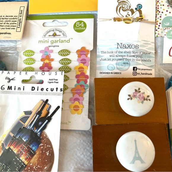 New Assorted Arts and Crafts Bundle 26 Pieces - Picture 8 of 12